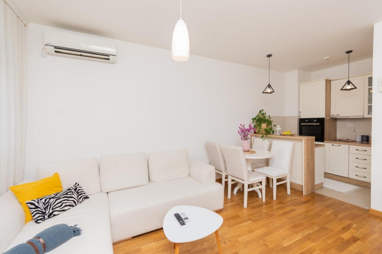 Lux City With Parking Apartament *